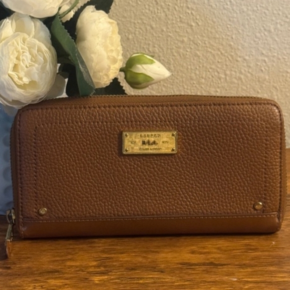 9 Piece RESALERS BUNDLE  NEW AND LIKE NEW BAGS, Good Condition Bags. - Picture 9 of 9